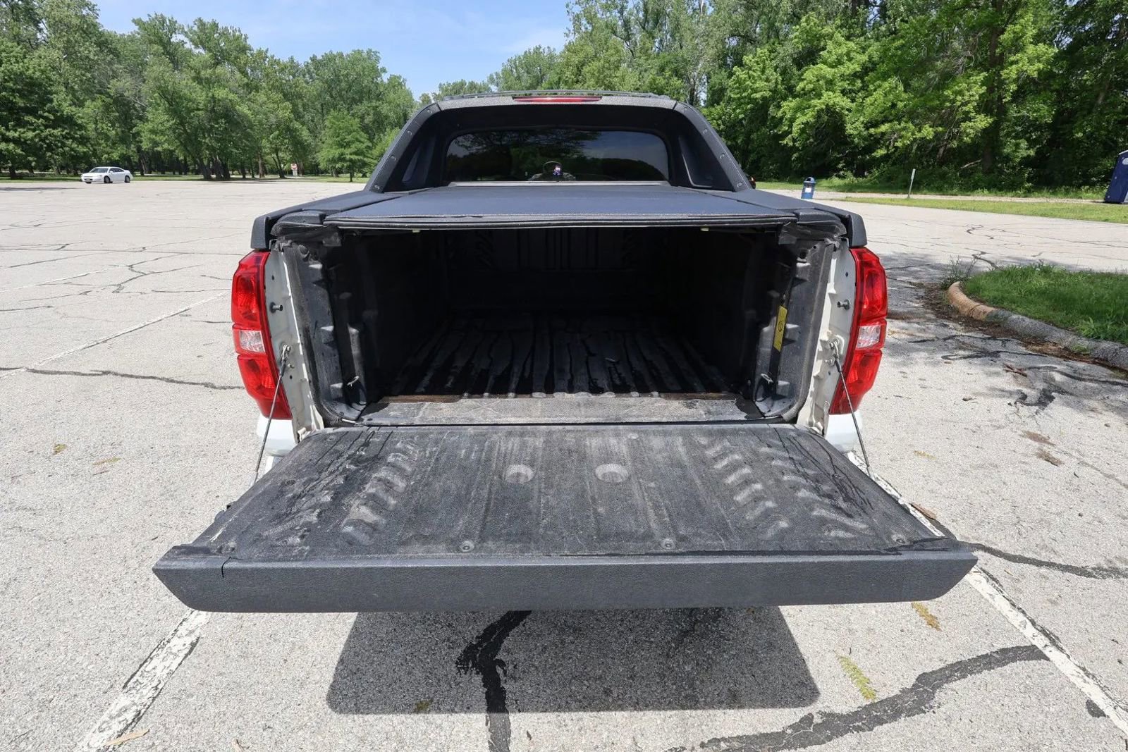 Used 2012 Chevrolet Avalanche LT w/ Suspension Package, Off-Road AWD/4WD image 12