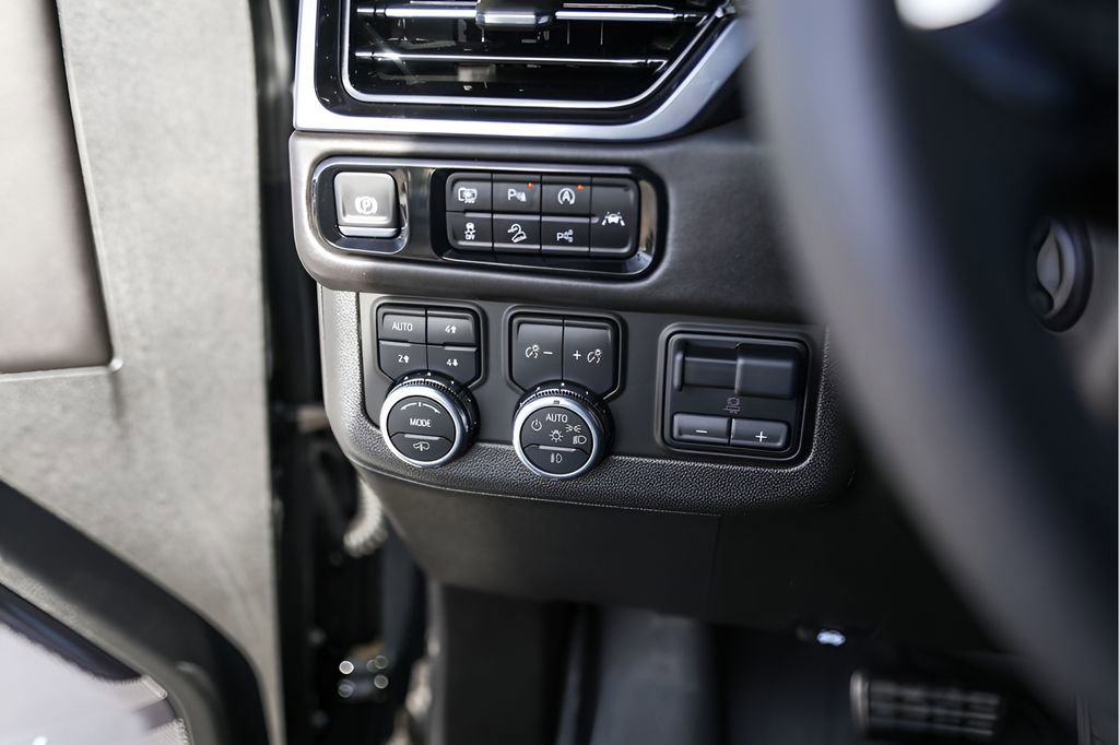 Certified 2025 GMC Yukon AT4 Ultimate image 18