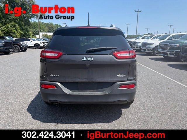 Certified 2017 Jeep Cherokee Latitude w/ Comfort/Convenience Group AWD/4WD image 4