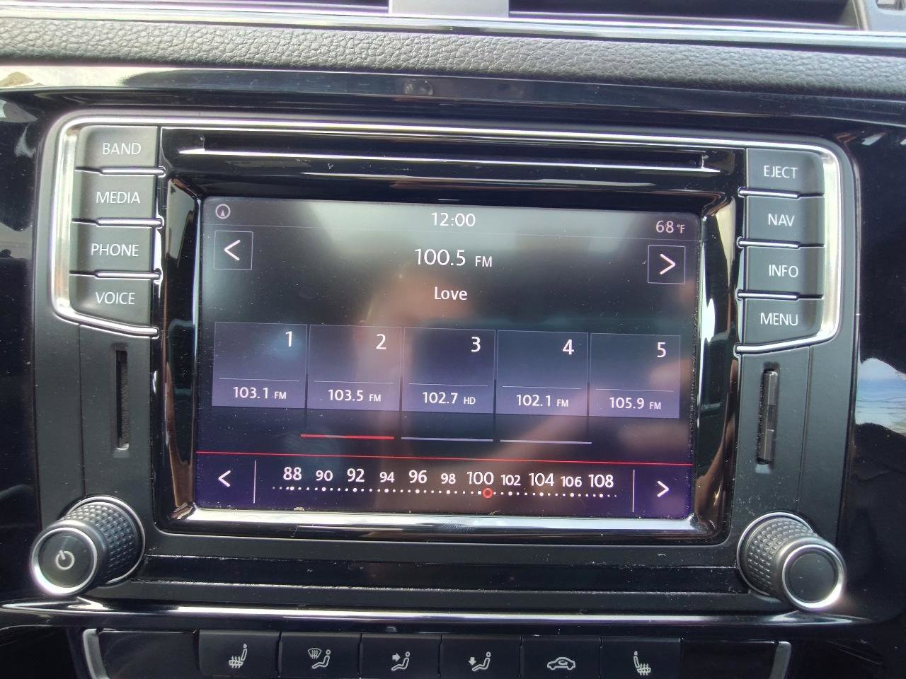 Used 2017 Volkswagen Jetta GLI FWD image 23