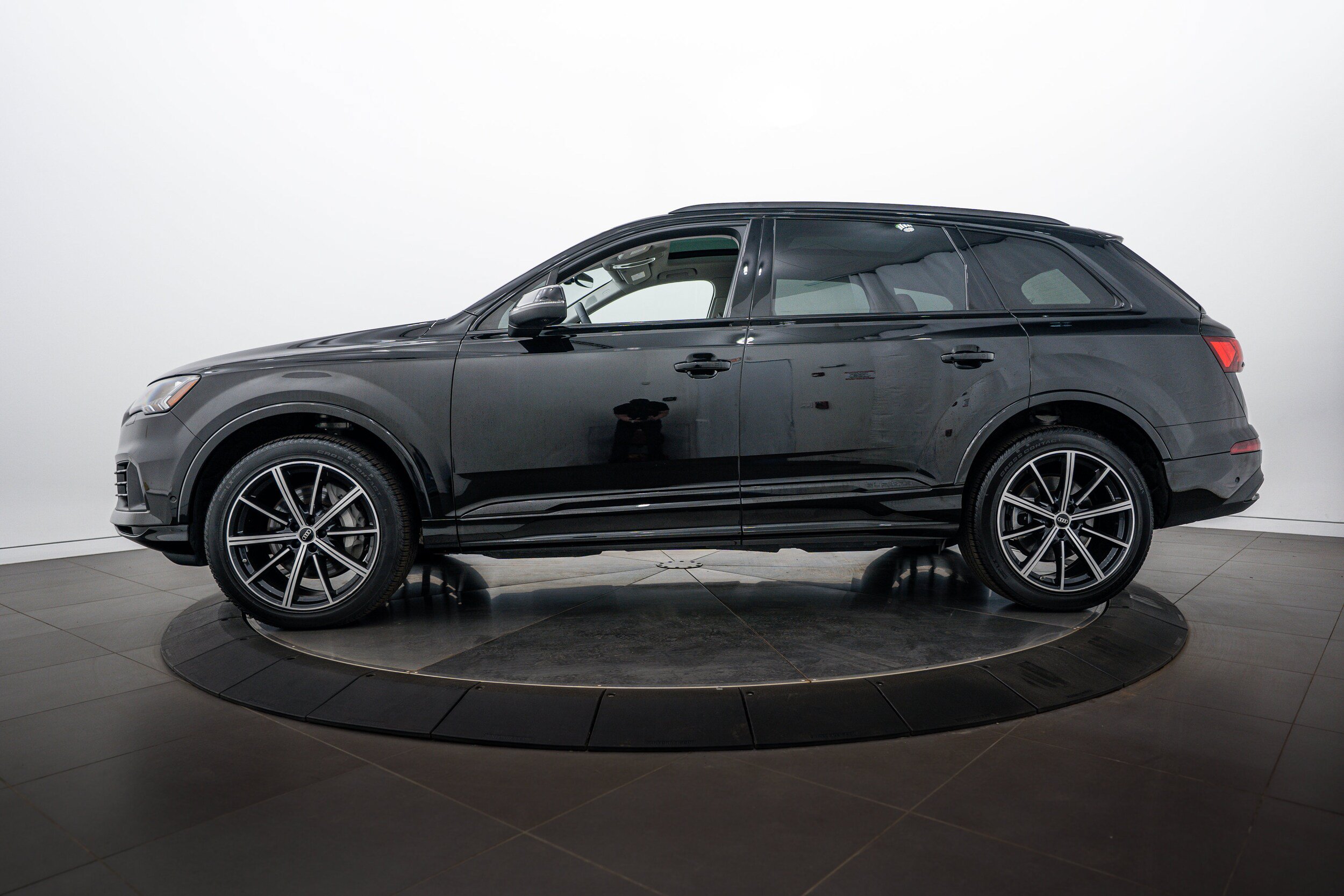 Certified 2024 Audi Q7 3.0T Premium Plus AWD/4WD image 6