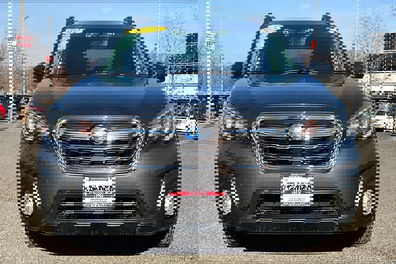 Used 2018 Subaru Outback 2.5i Limited image 3