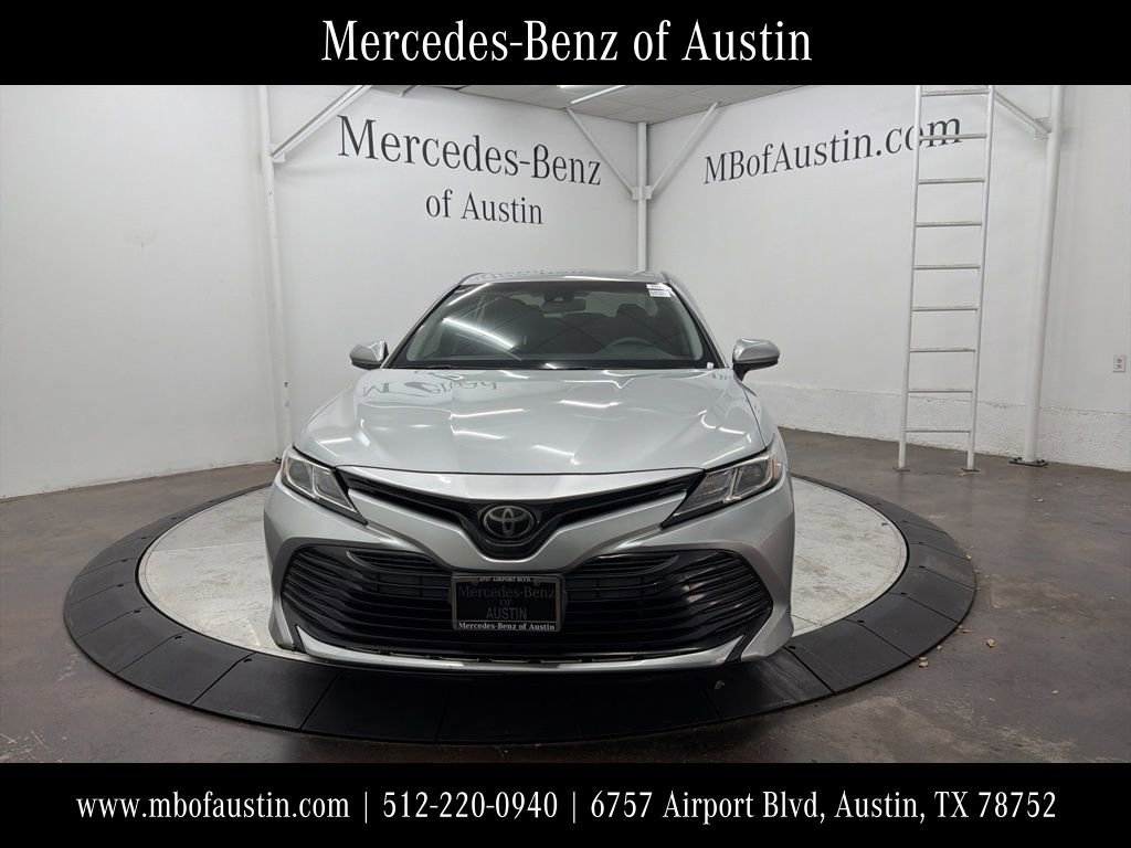 Used 2018 Toyota Camry LE image 1