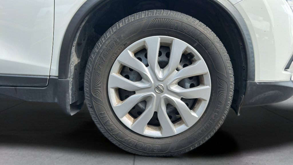 Used 2016 Nissan Rogue S FWD image 30