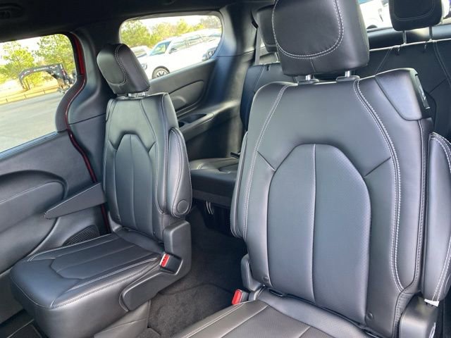 New 2026 Chrysler Pacifica Select w/ S Appearance Package FWD image 32