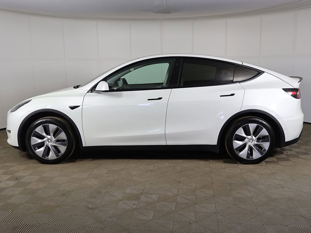 Used 2022 Tesla Model Y Long Range AWD/4WD image 14