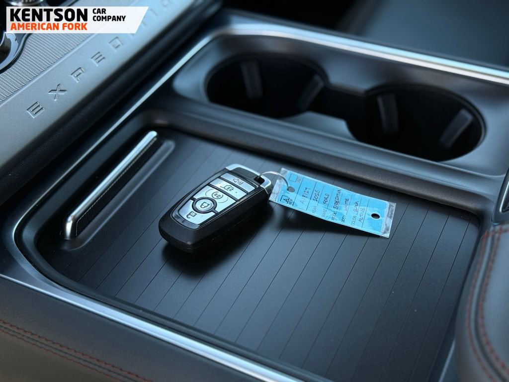 Used 2025 Ford Expedition Active image 48