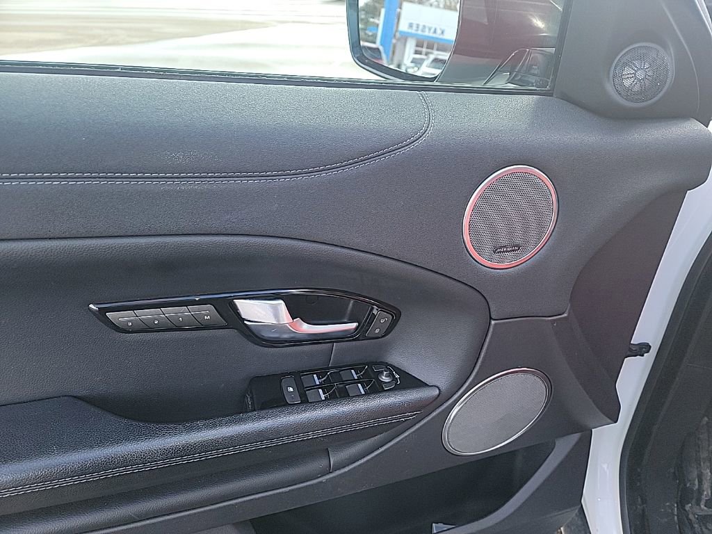 Used 2017 Land Rover Range Rover Evoque SE Premium image 23