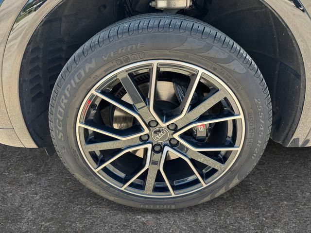 Used 2024 Audi SQ5 Prestige AWD/4WD image 9