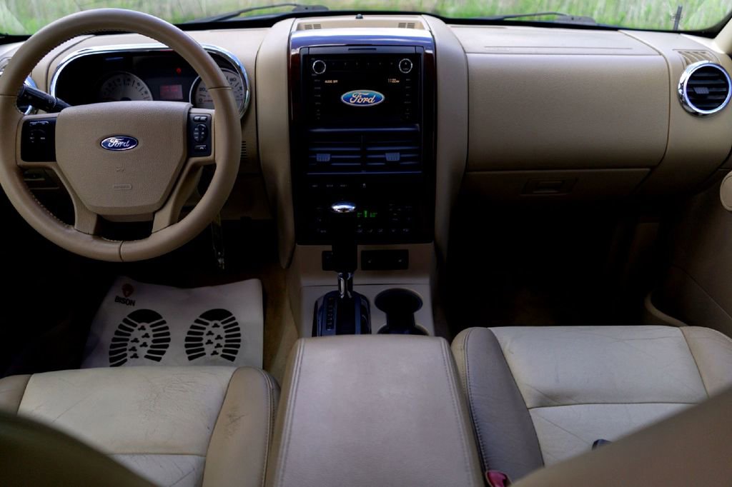 Used 2008 Ford Explorer Limited RWD image 22