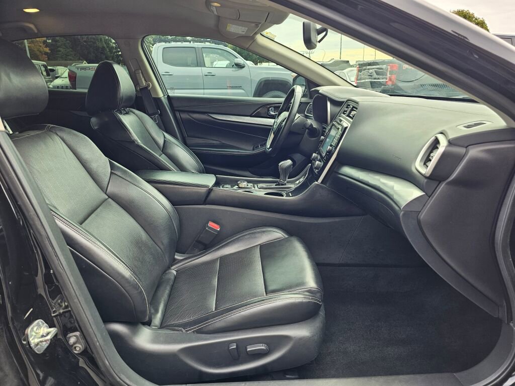 Used 2017 Nissan Maxima Platinum image 12