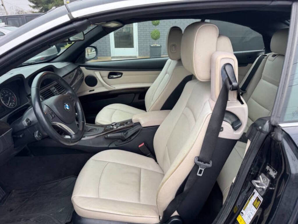 Used 2012 BMW 328i Convertible image 15