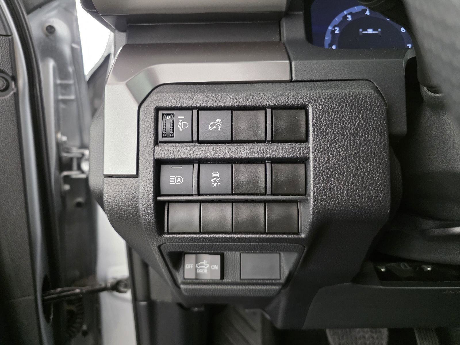 Used 2025 Toyota Tacoma TRD Off-Road image 33