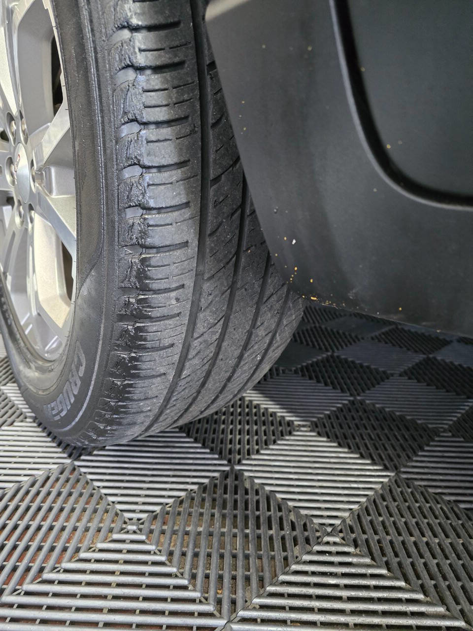 Used 2015 GMC Acadia SLT image 39