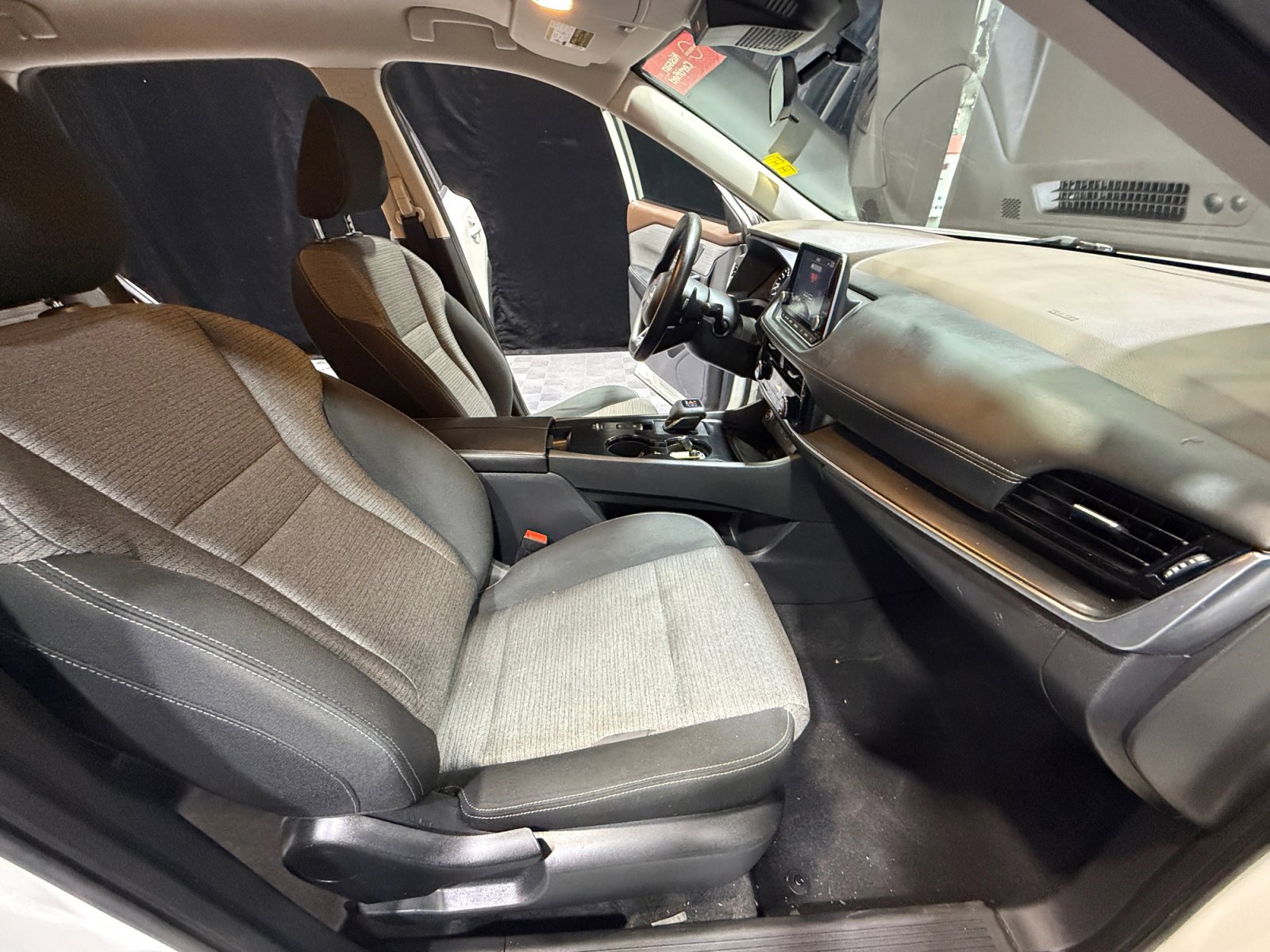 Used 2022 Nissan Rogue SV image 19