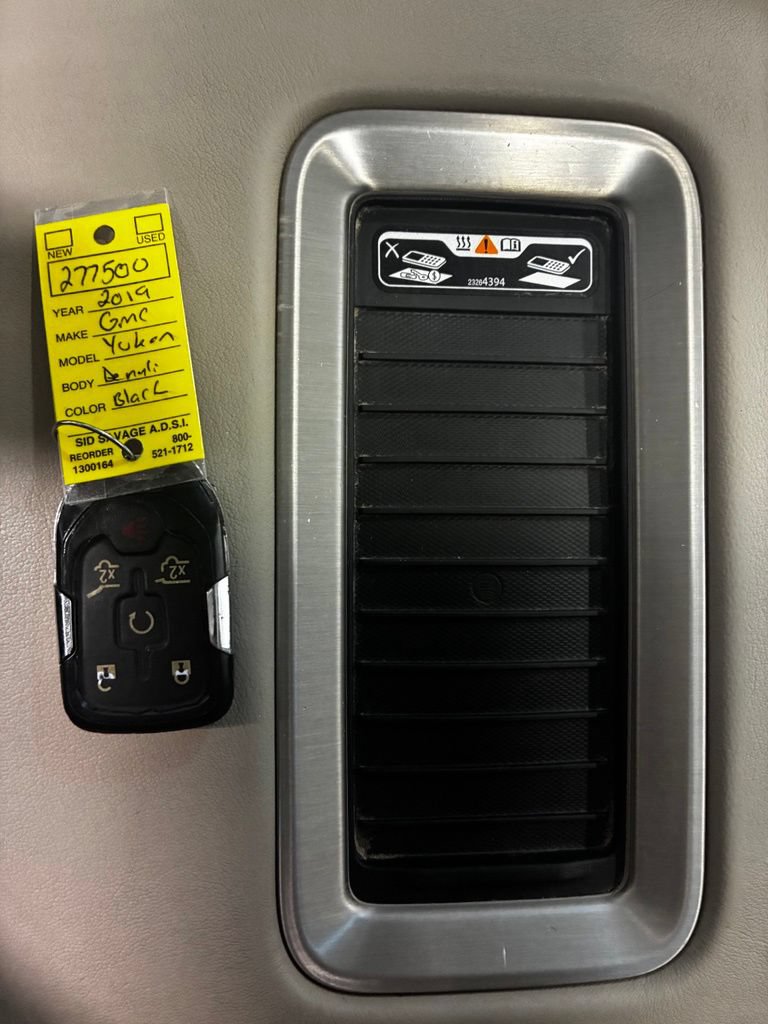 Used 2019 GMC Yukon Denali AWD/4WD image 24