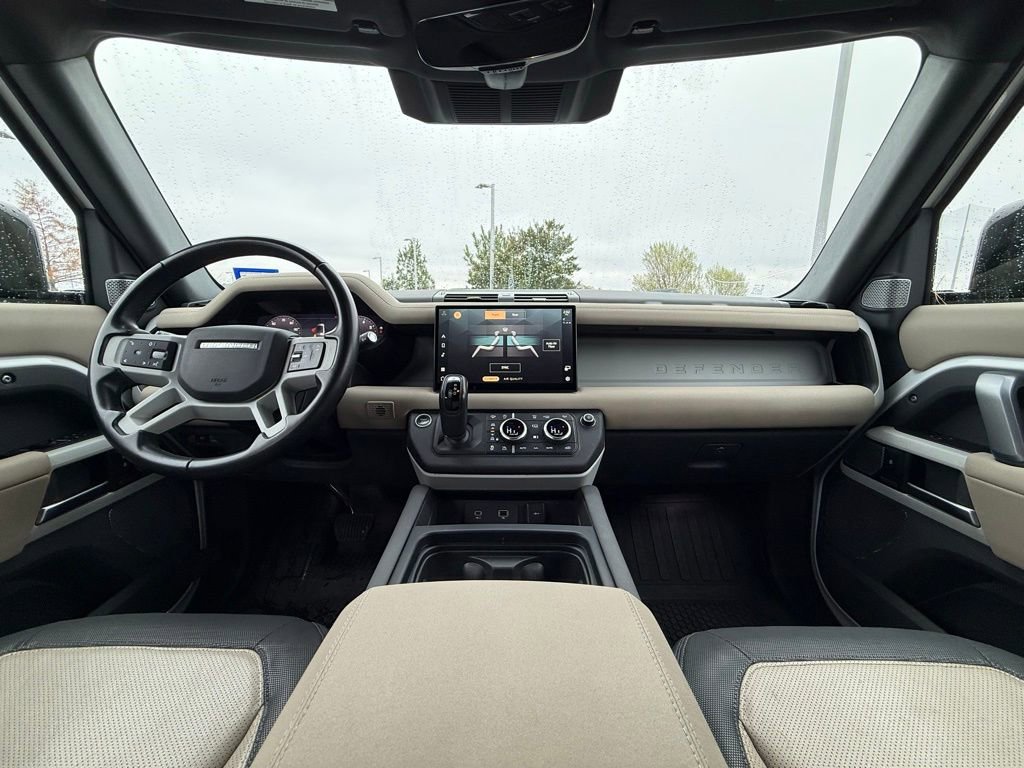 Used 2023 Land Rover Defender 130 X-Dynamic SE image 30