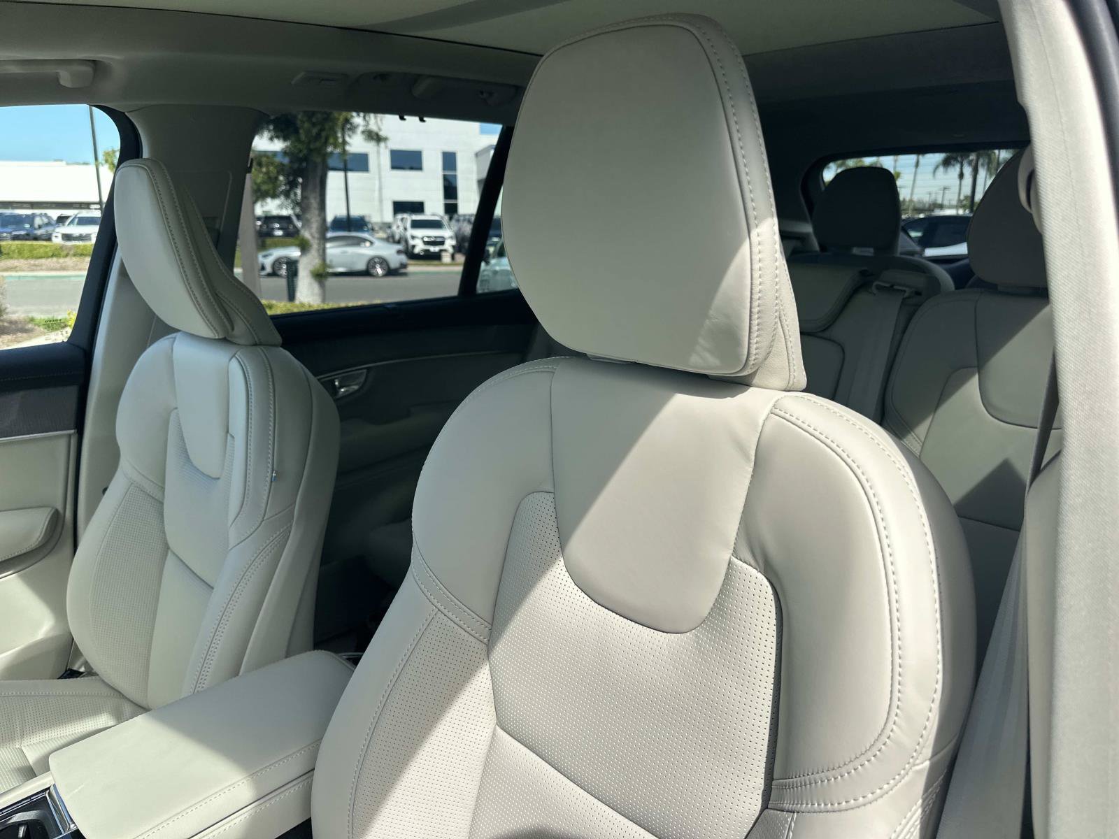 New 2026 Volvo XC90 T8 Ultra w/ Protection Package Premier AWD/4WD image 15