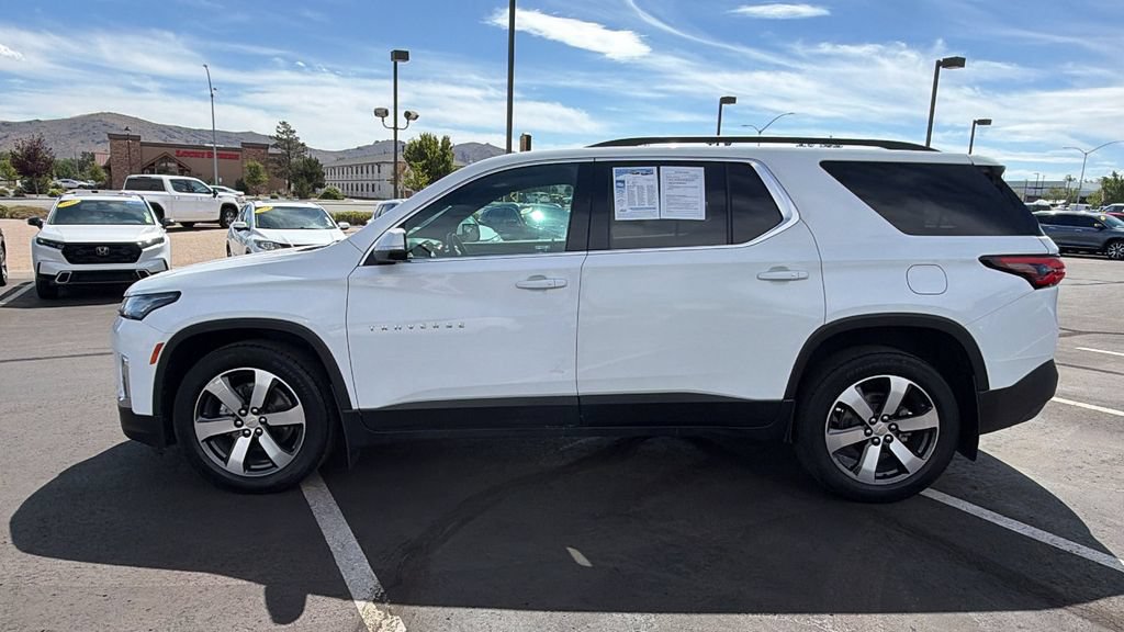 Used 2023 Chevrolet Traverse LT w/ LT Premium Package AWD/4WD image 6