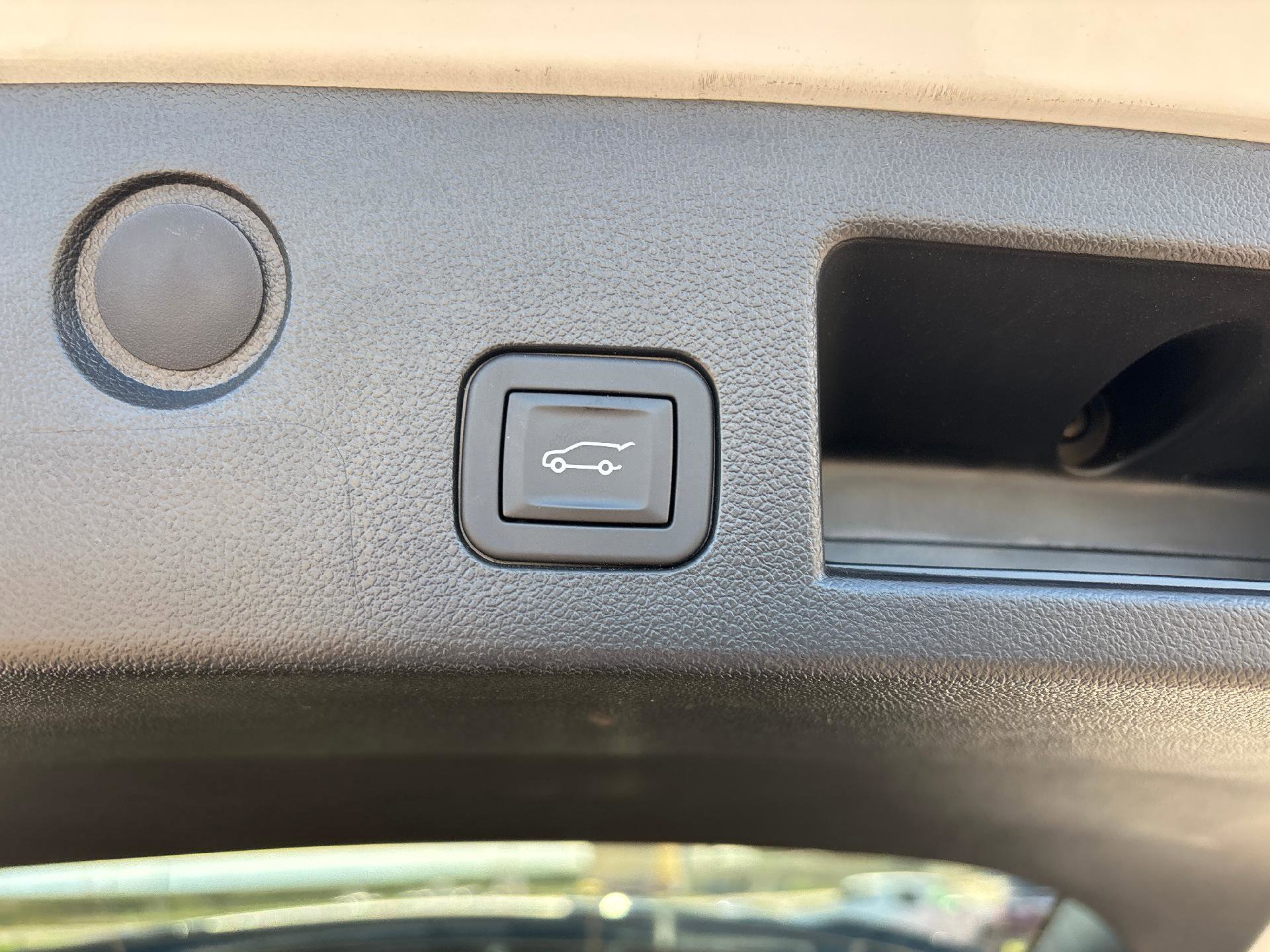 Used 2025 Chevrolet Equinox LT w/ Convenience Package II image 8