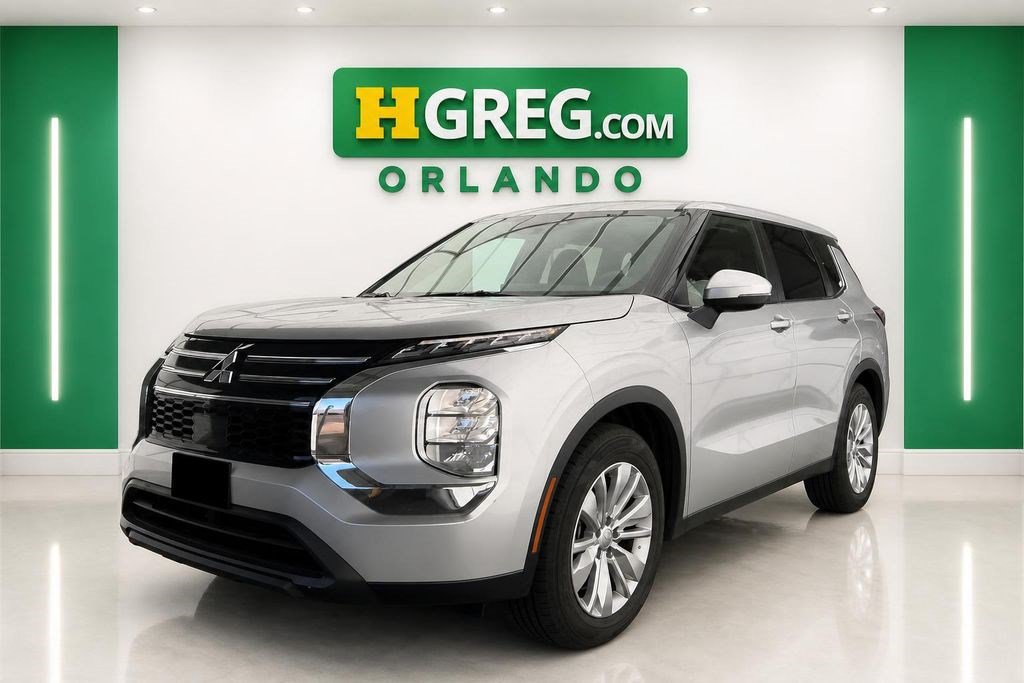 Used 2025 Mitsubishi Outlander ES FWD image 4