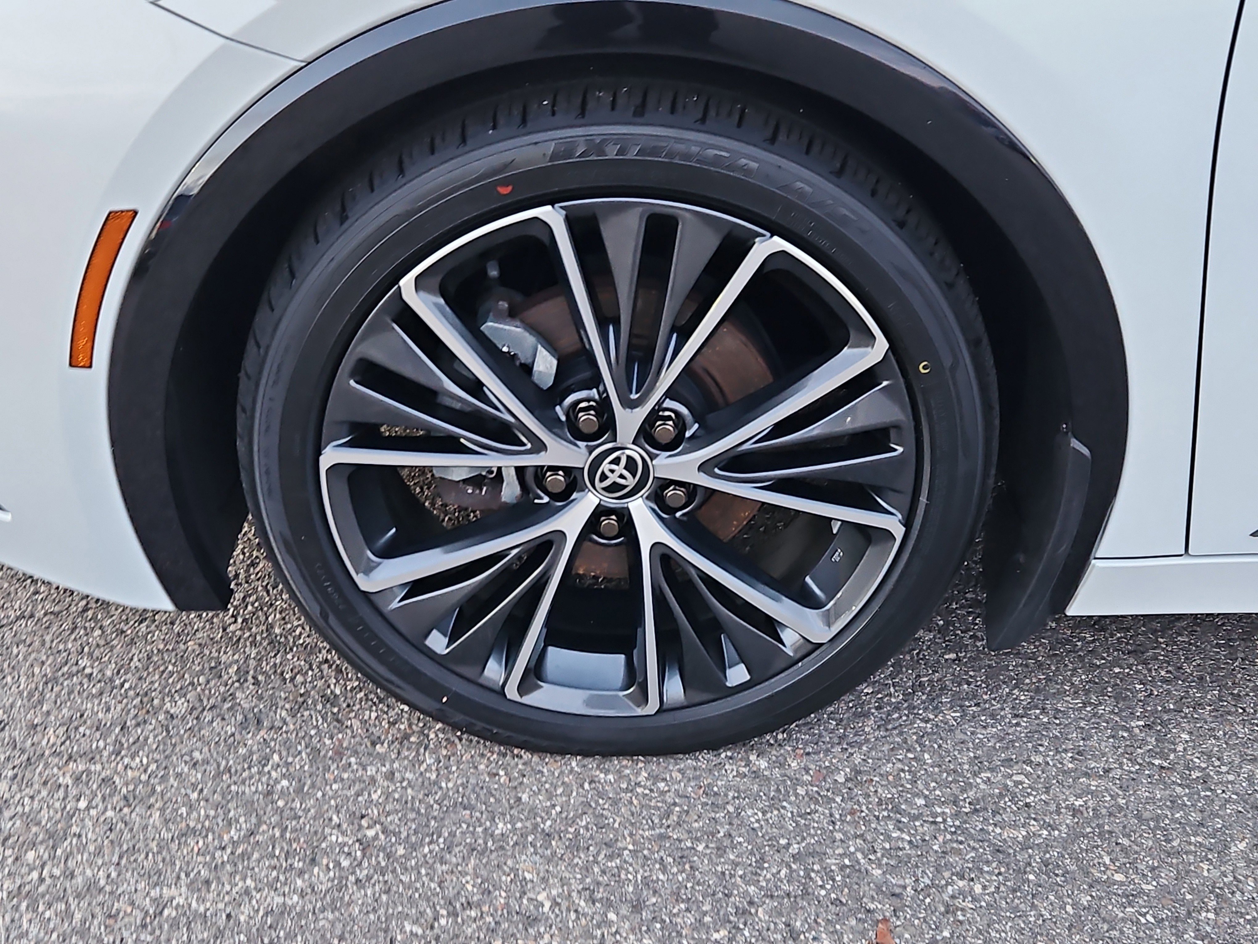 Used 2024 Toyota Prius XLE image 7