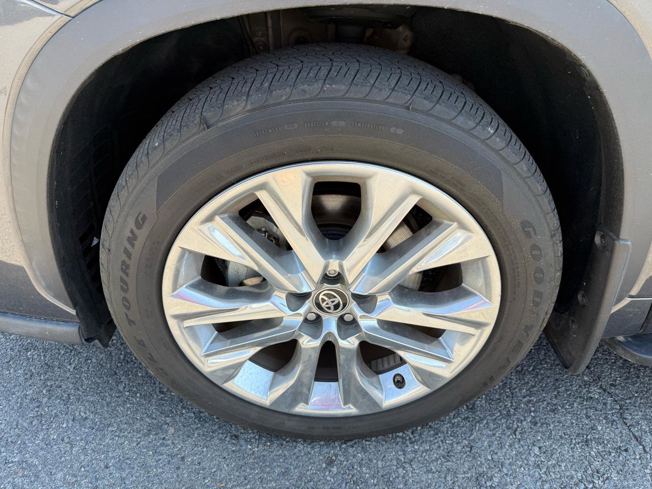 Used 2021 Toyota Highlander Limited FWD image 46
