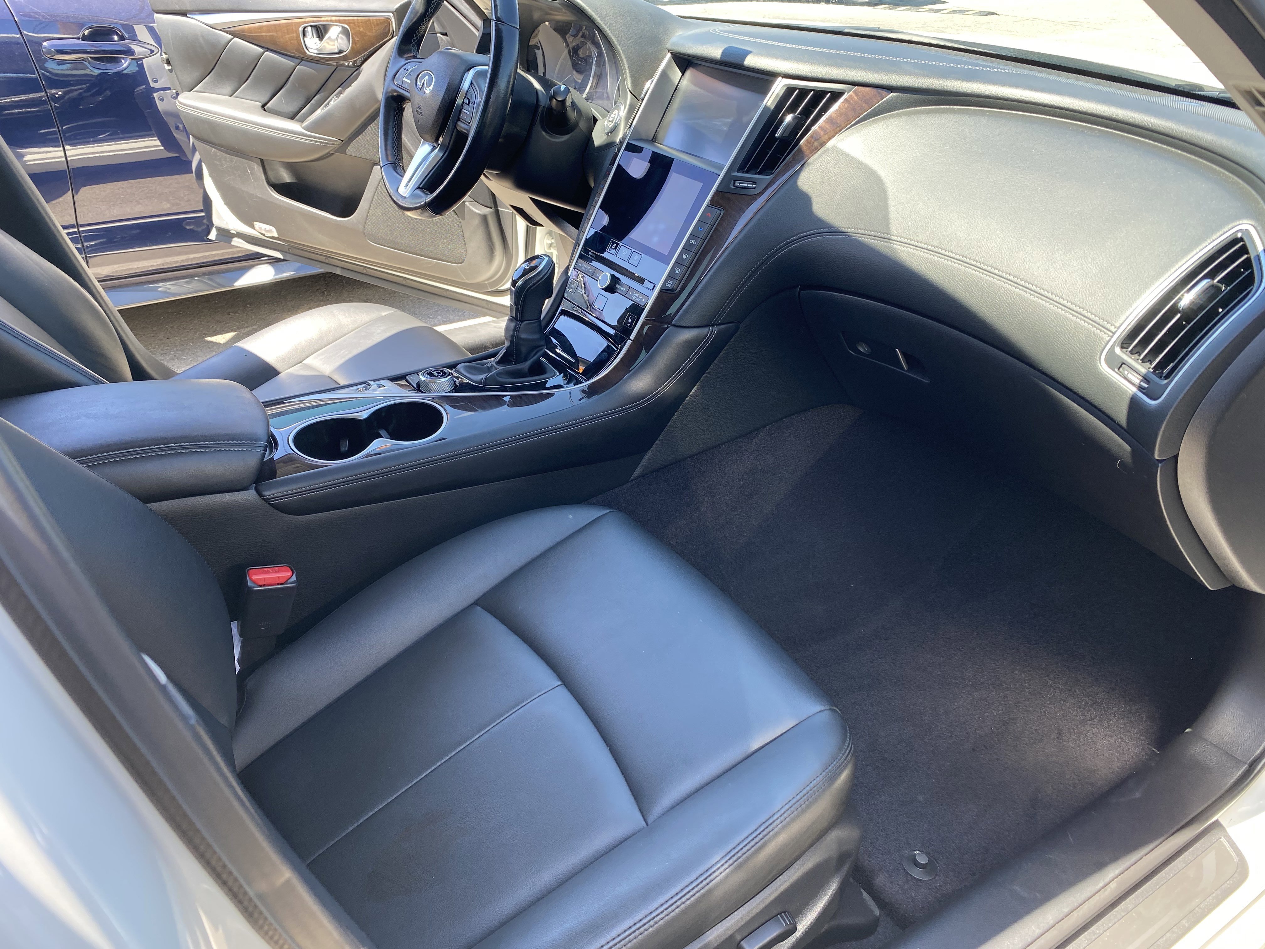 Used 2019 INFINITI Q50 Luxe w/ Essential Package (3.0T Luxe) RWD image 23