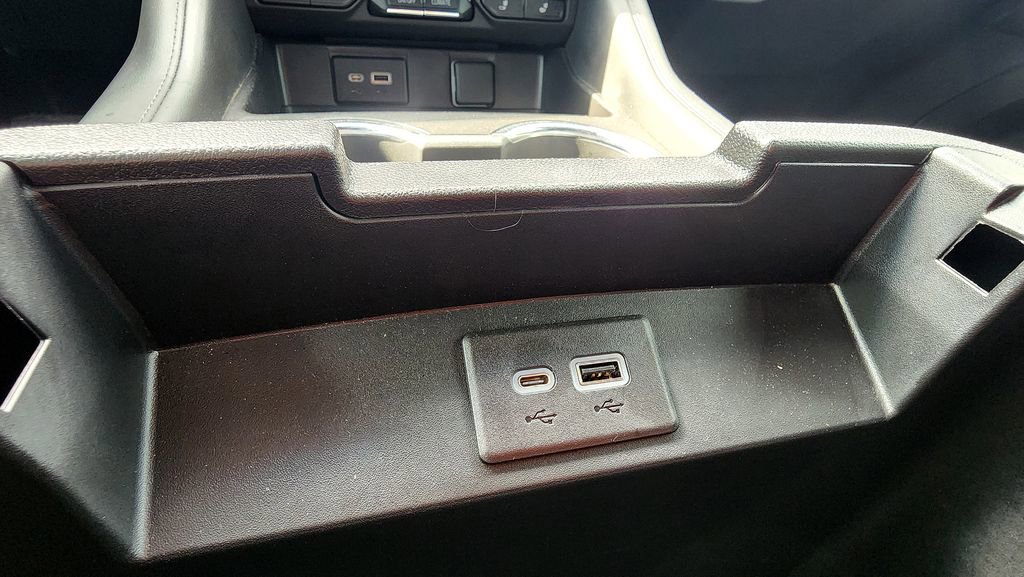 Used 2022 Chevrolet Suburban LT AWD/4WD image 36