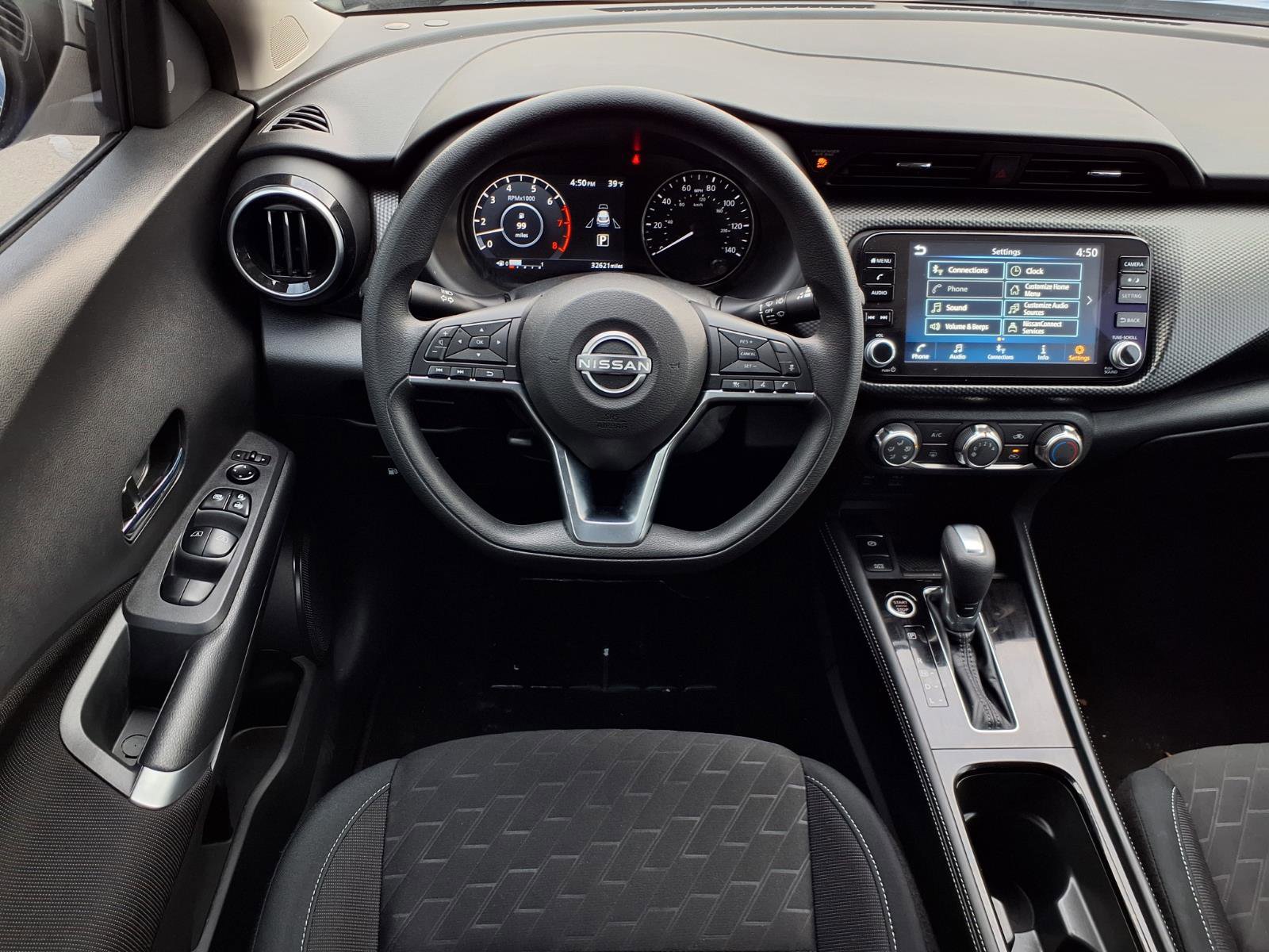 Used 2024 Nissan Kicks SV image 13