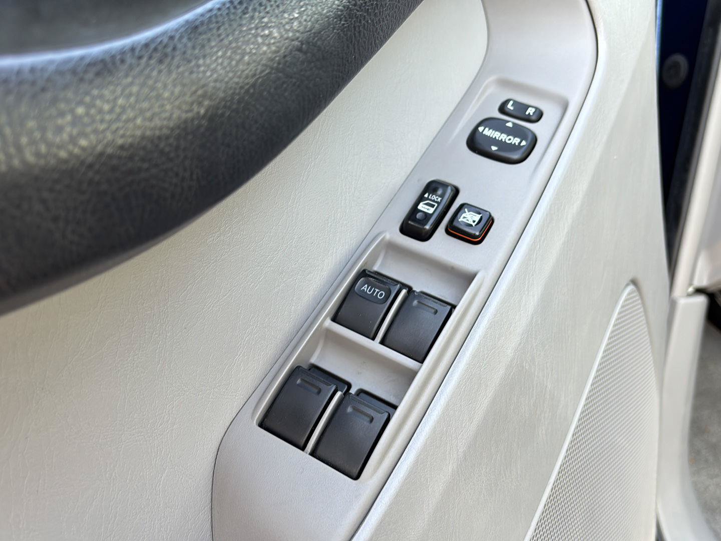 Used 2007 Toyota 4Runner SR5 AWD/4WD image 23