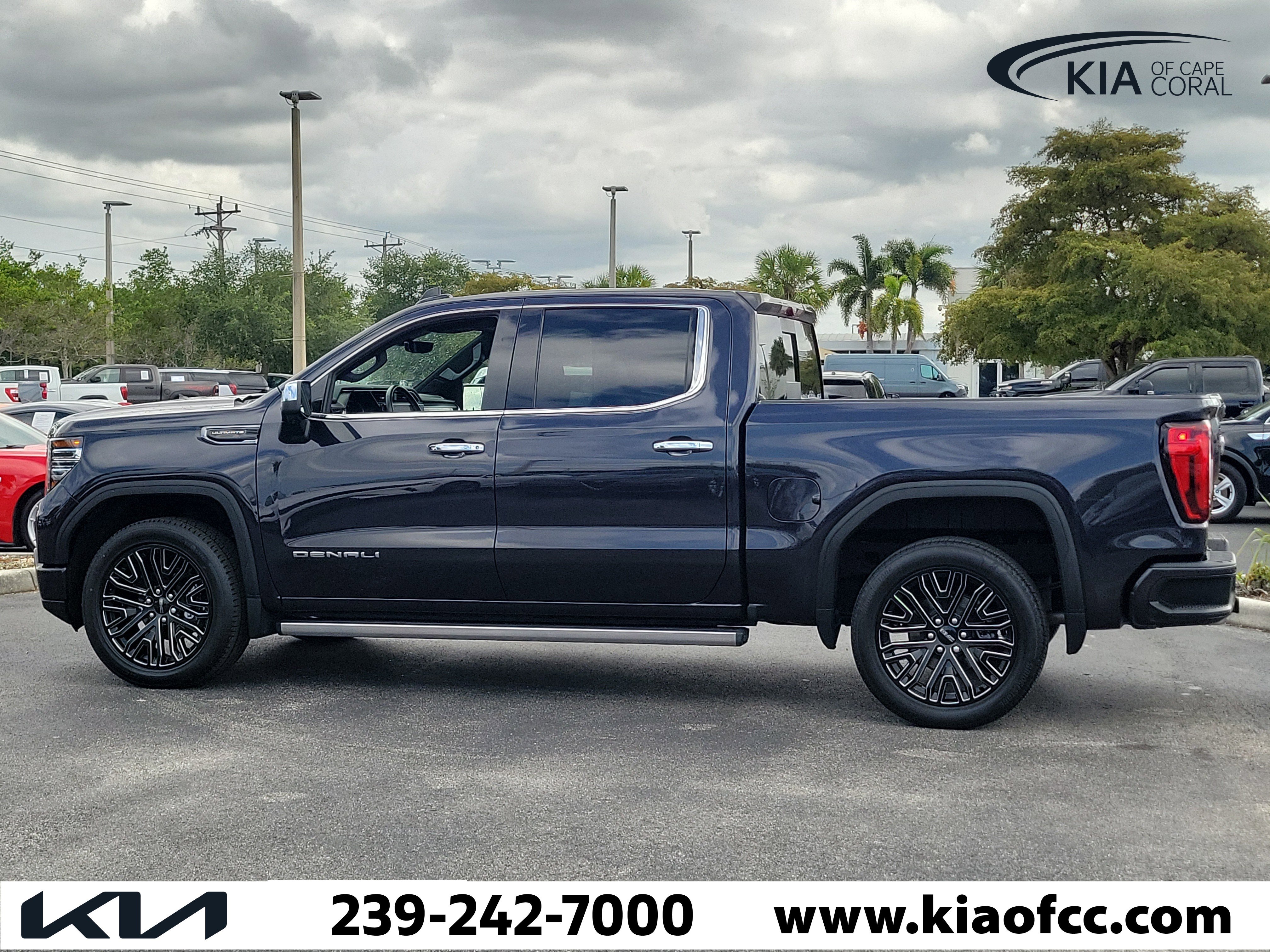 Used 2022 GMC Sierra 1500 Denali Ultimate AWD/4WD image 6