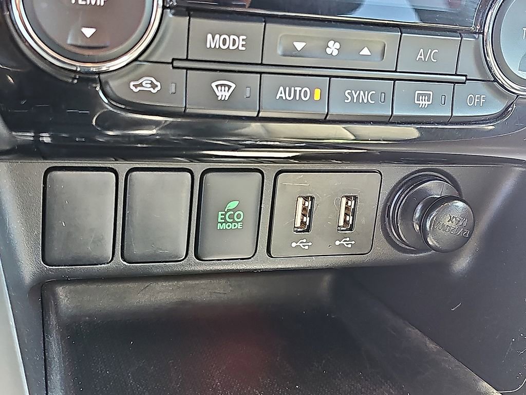 Used 2025 Mitsubishi Eclipse Cross SE image 25