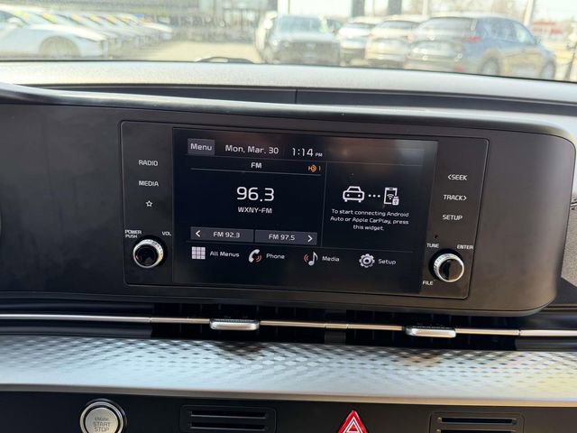 Used 2024 Kia Carnival LX FWD image 24