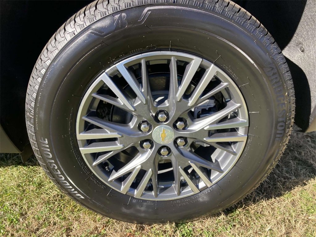 New 2025 Chevrolet Traverse LT w/ LPO, Floor Liner Package image 10
