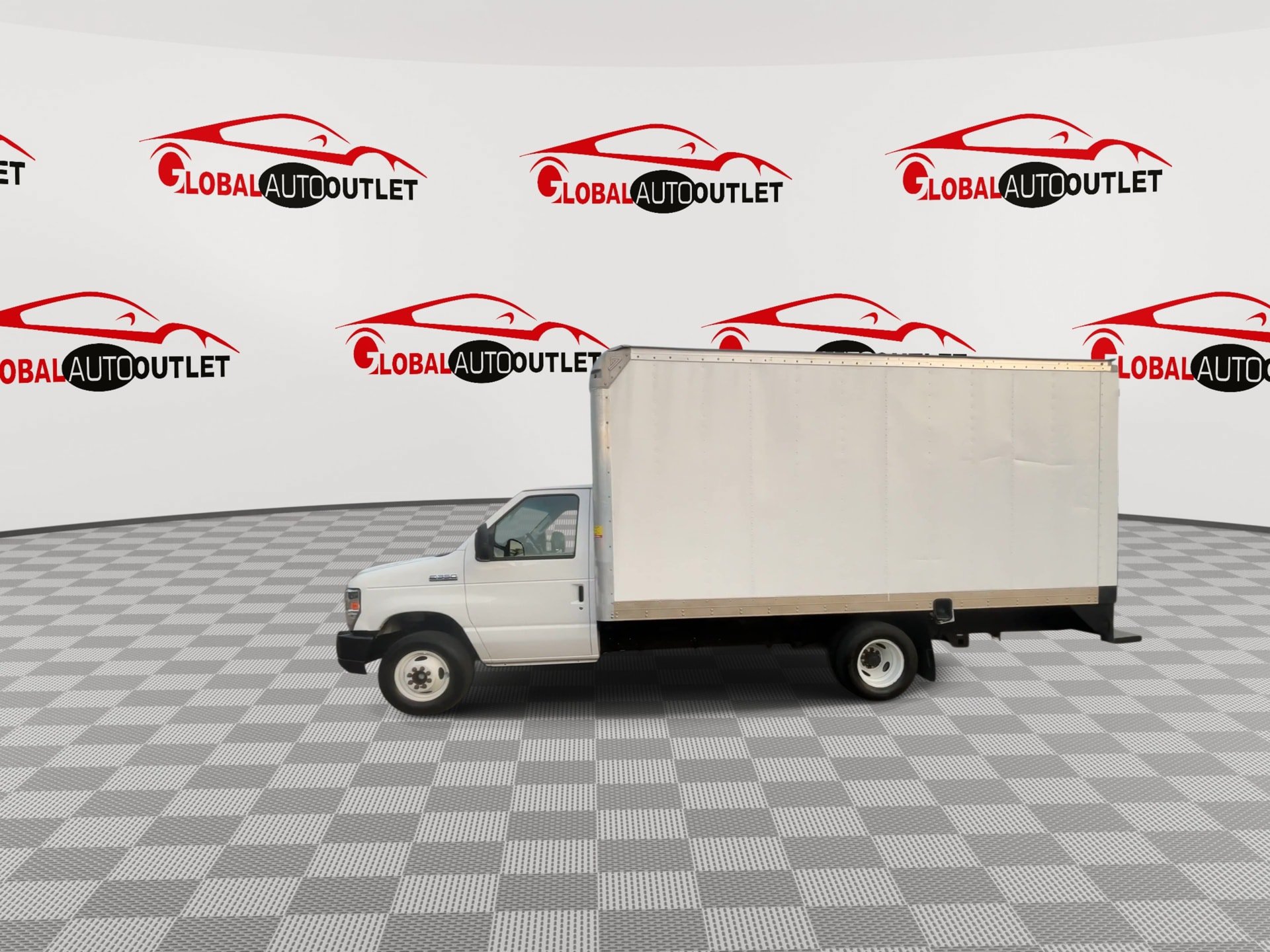 Used 2019 Ford E-350 and Econoline 350 Super Duty RWD image 5