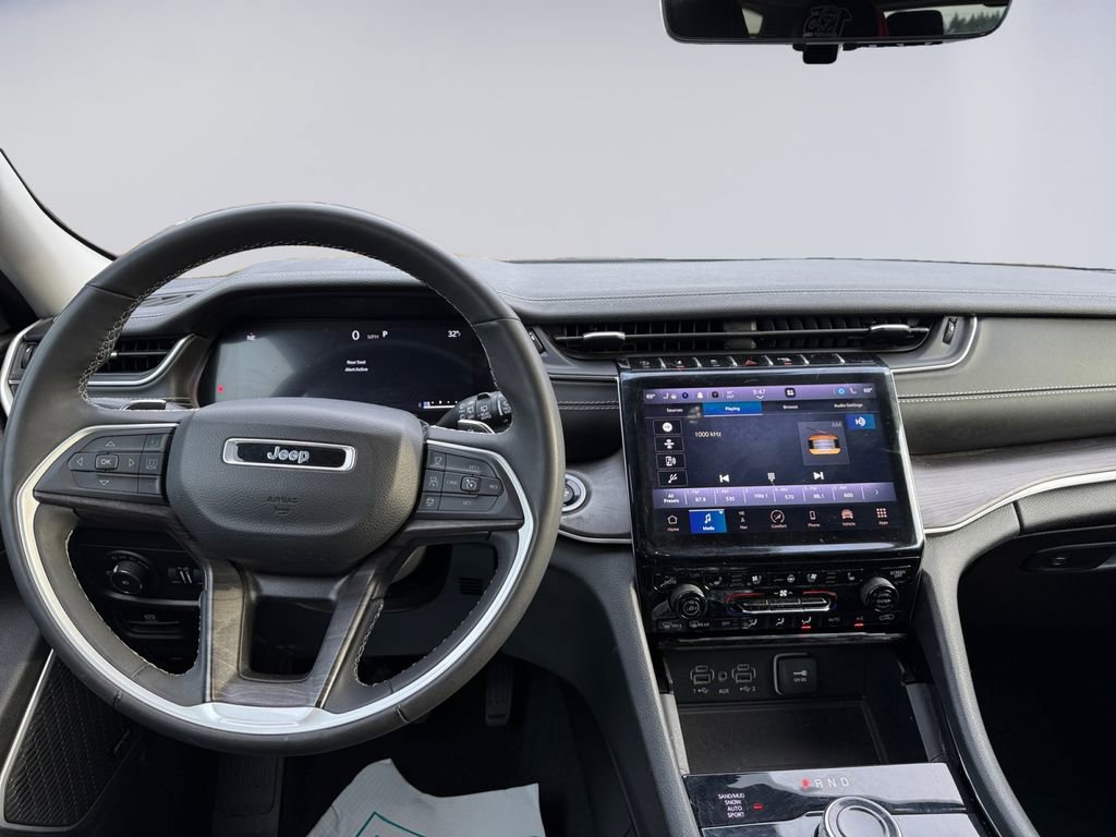 Used 2023 Jeep Grand Cherokee L Limited w/ Luxury Tech Group II image 12