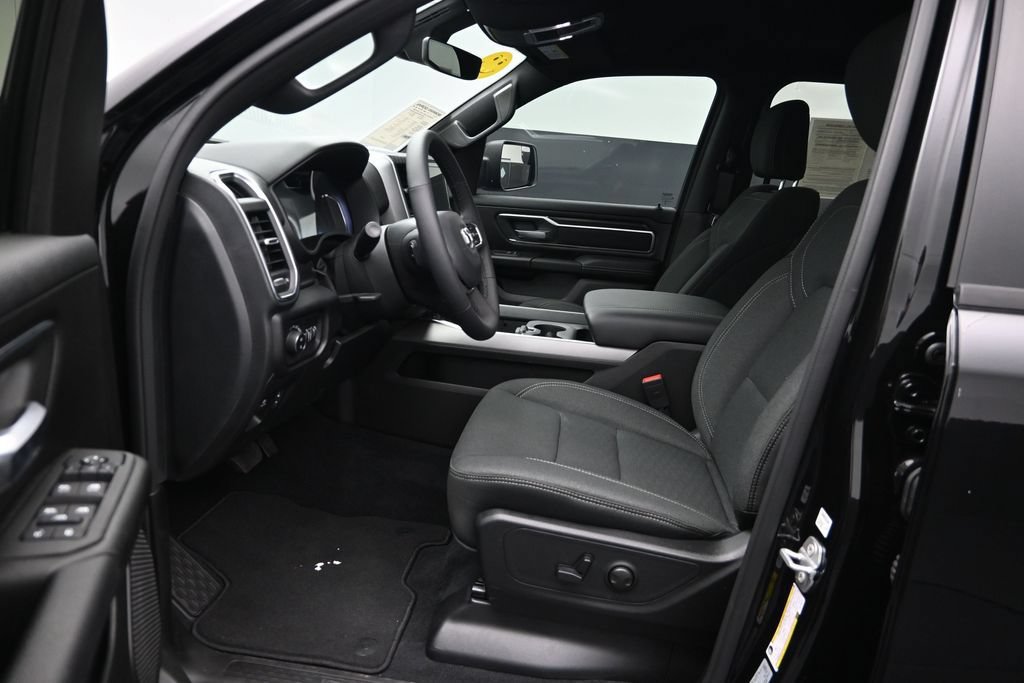 Used 2025 RAM 1500 Big Horn RWD image 11