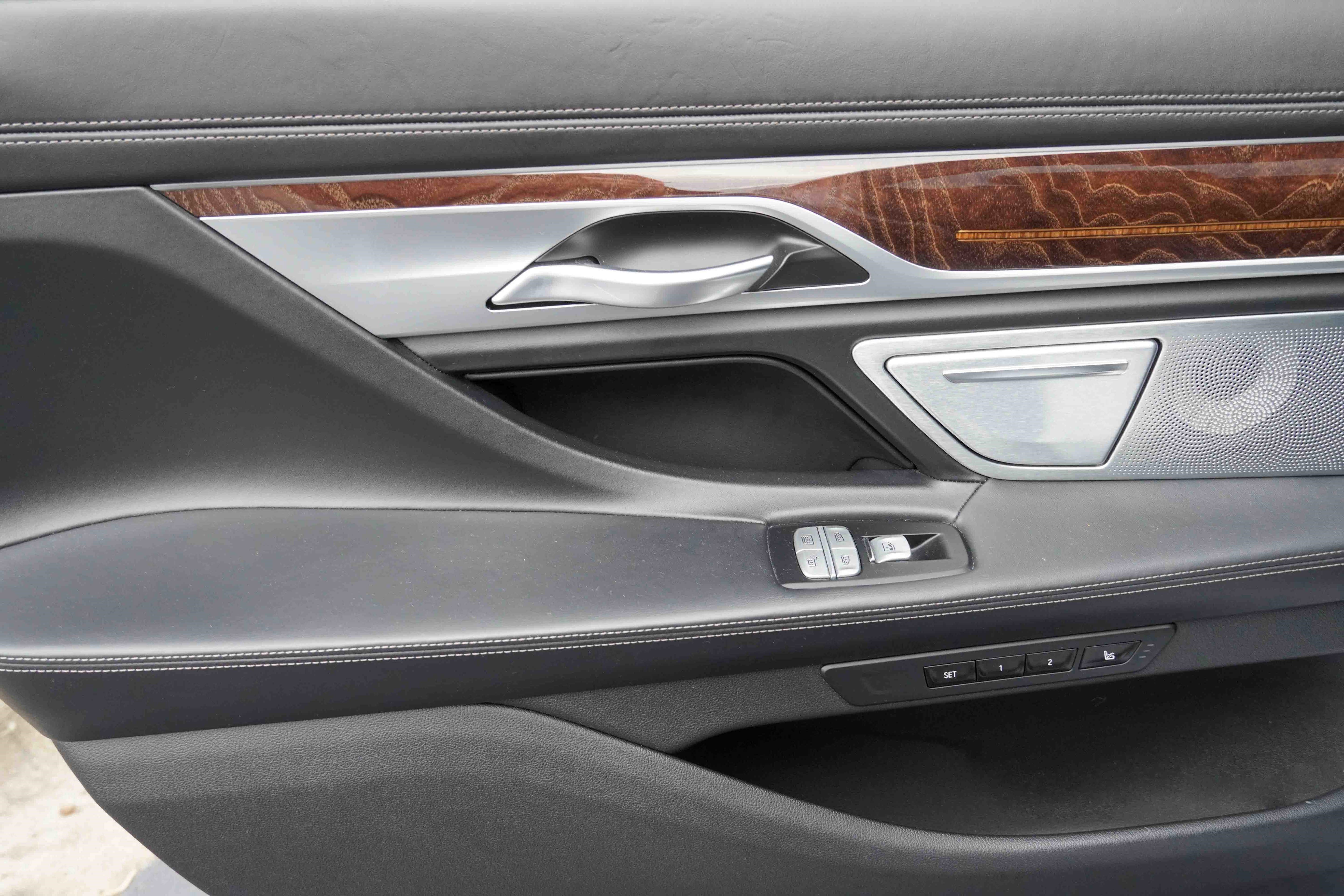 Used 2019 BMW 740i w/ Executive Package image 35