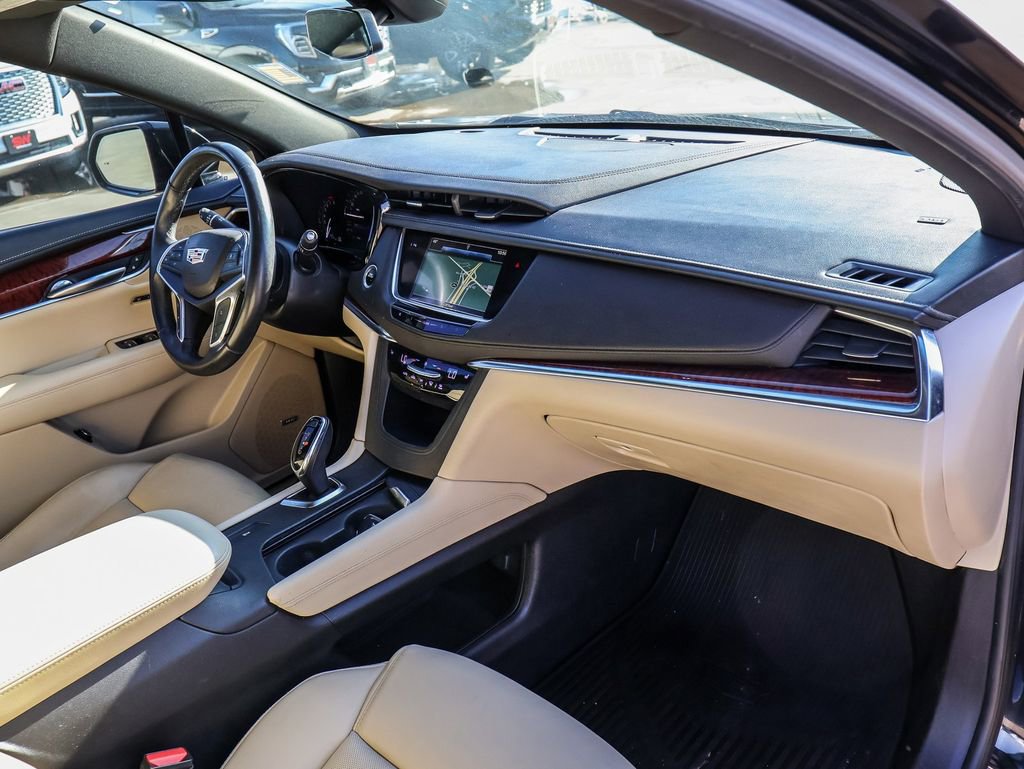 Used 2018 Cadillac XT5 Luxury w/ Driver Awareness Package image 14