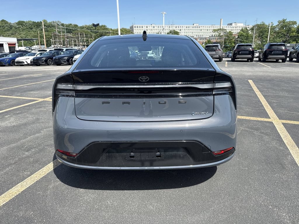 New 2026 Toyota Prius Plug-In Hybrid FWD image 4