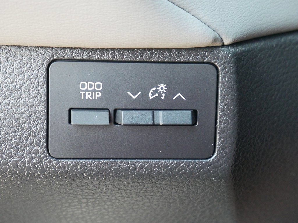 Used 2021 Toyota Avalon Limited w/ Advanced Safety Package FWD image 28