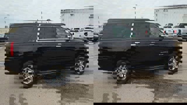 Used 2019 Chevrolet Suburban LT image 9