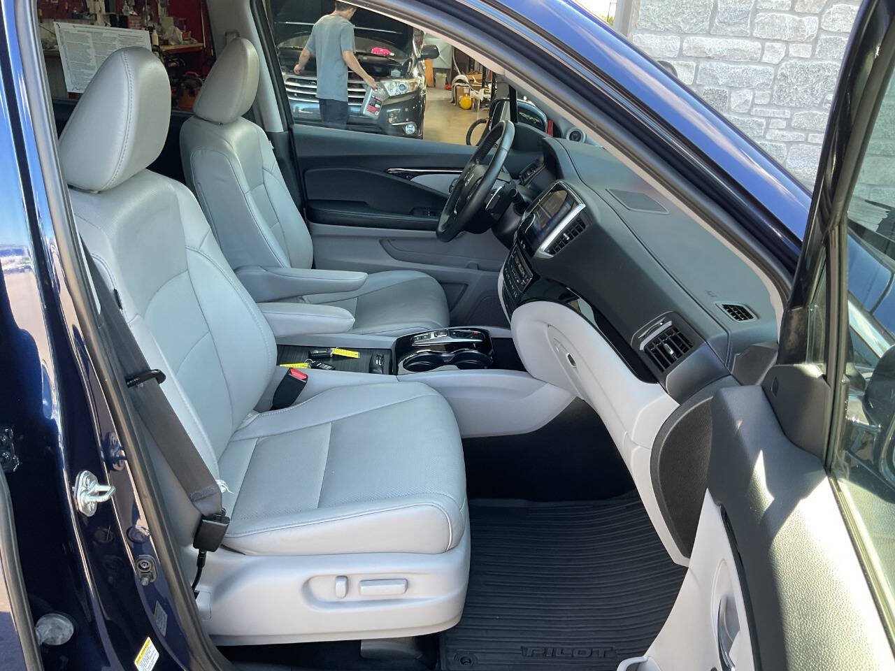 Used 2016 Honda Pilot Elite image 53
