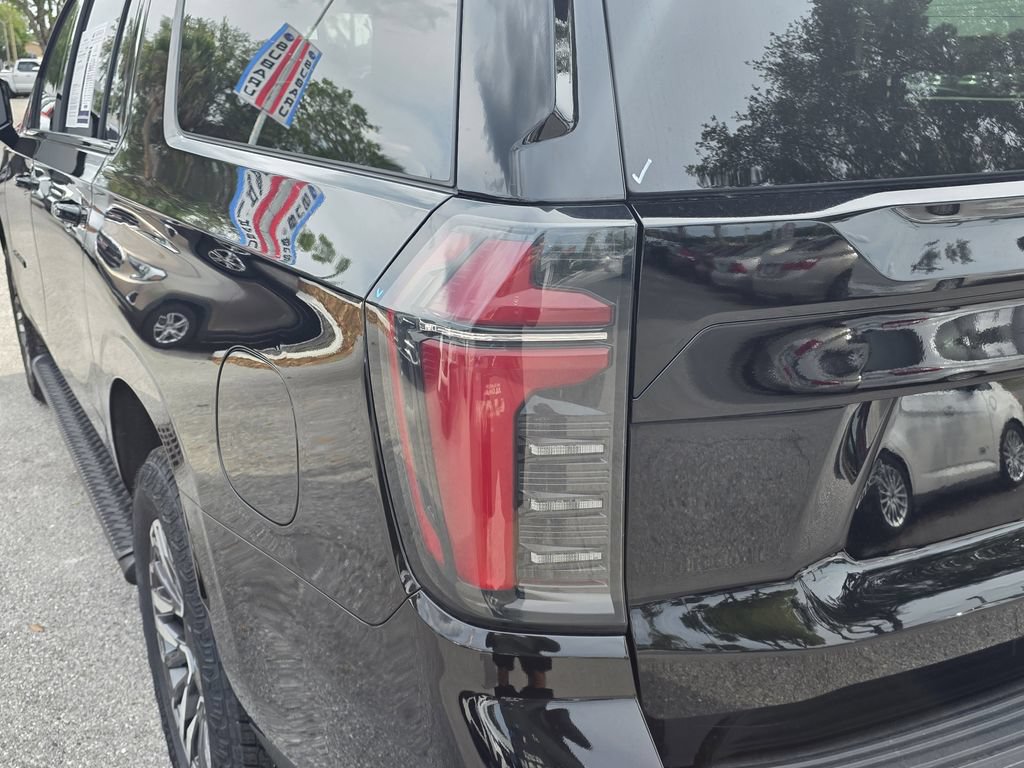 Used 2025 Chevrolet Suburban Z71 AWD/4WD image 7