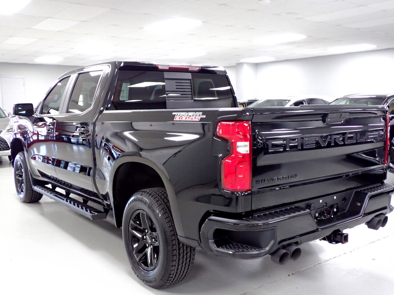 Used 2022 Chevrolet Silverado 1500 LT Trail Boss w/ Convenience Package II image 3