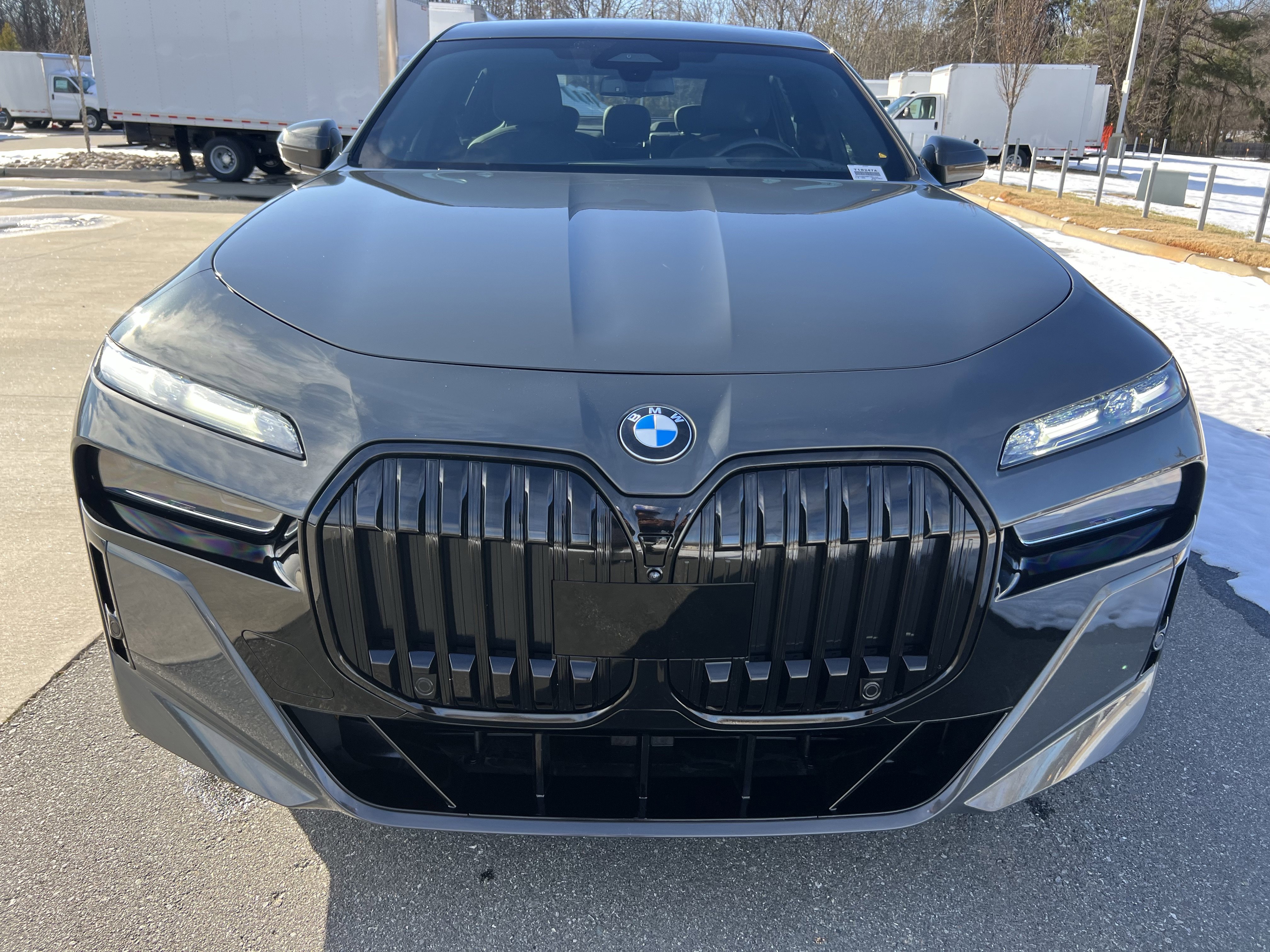 Used 2023 BMW 740i w/ Executive Package image 4