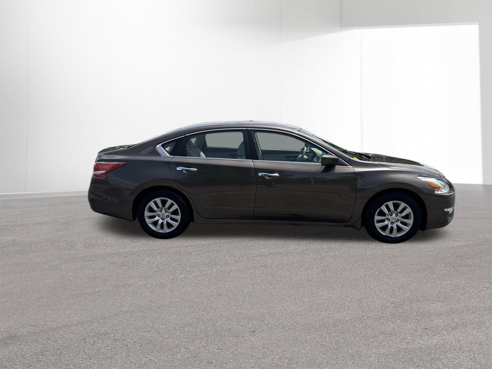 Used 2013 Nissan Altima 2.5 S FWD image 13