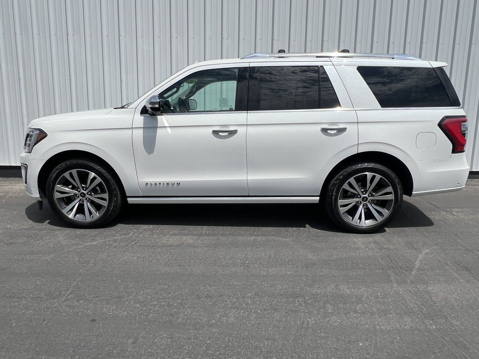 Used 2021 Ford Expedition Platinum AWD/4WD image 3