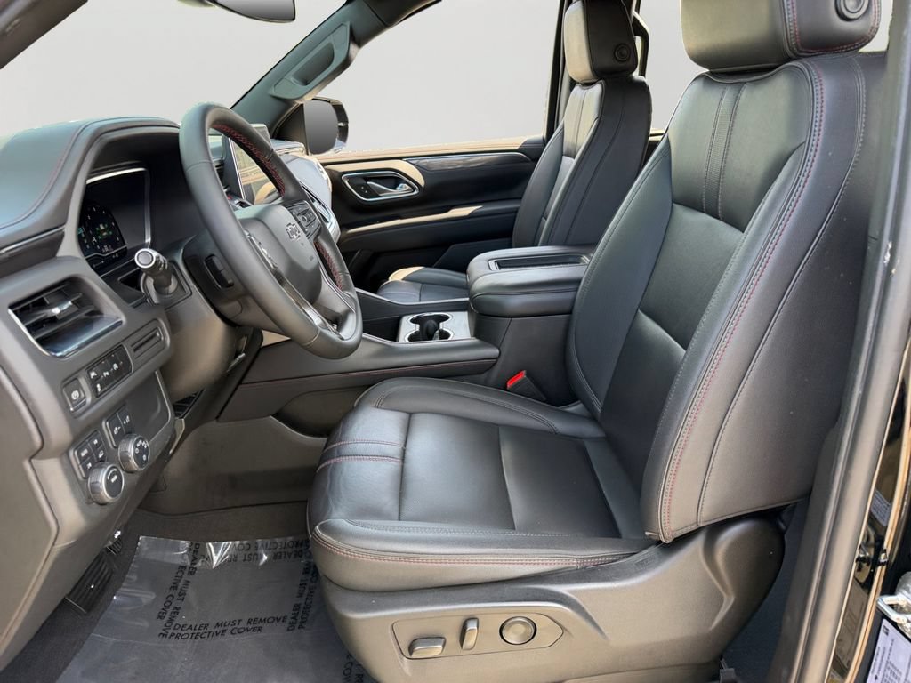 Used 2023 Chevrolet Suburban RST AWD/4WD image 16